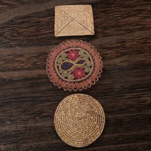 VTG 70s Boho Set Of 3 Woven Raffia Wicker Hot Pads Pot Trivets